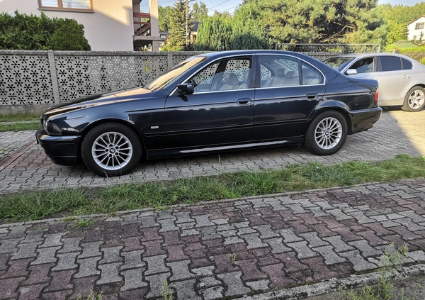 BMW Seria 5 cena 19900 przebieg: 349324, rok produkcji 2002 z Trzebinia małe 121